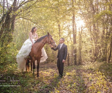 Une superbe séance Day After à Cheval pour ces deux jeunes mariés