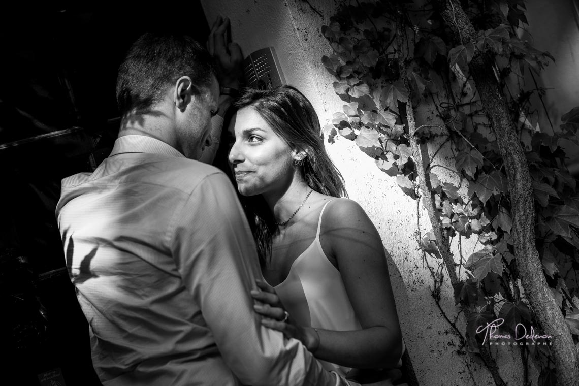 Photo noir et blanc séance engagement montmartre