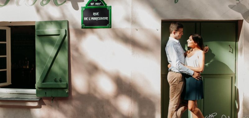 Seance Engagement à Paris, Quartier Montmartre | Photographe de Mariage