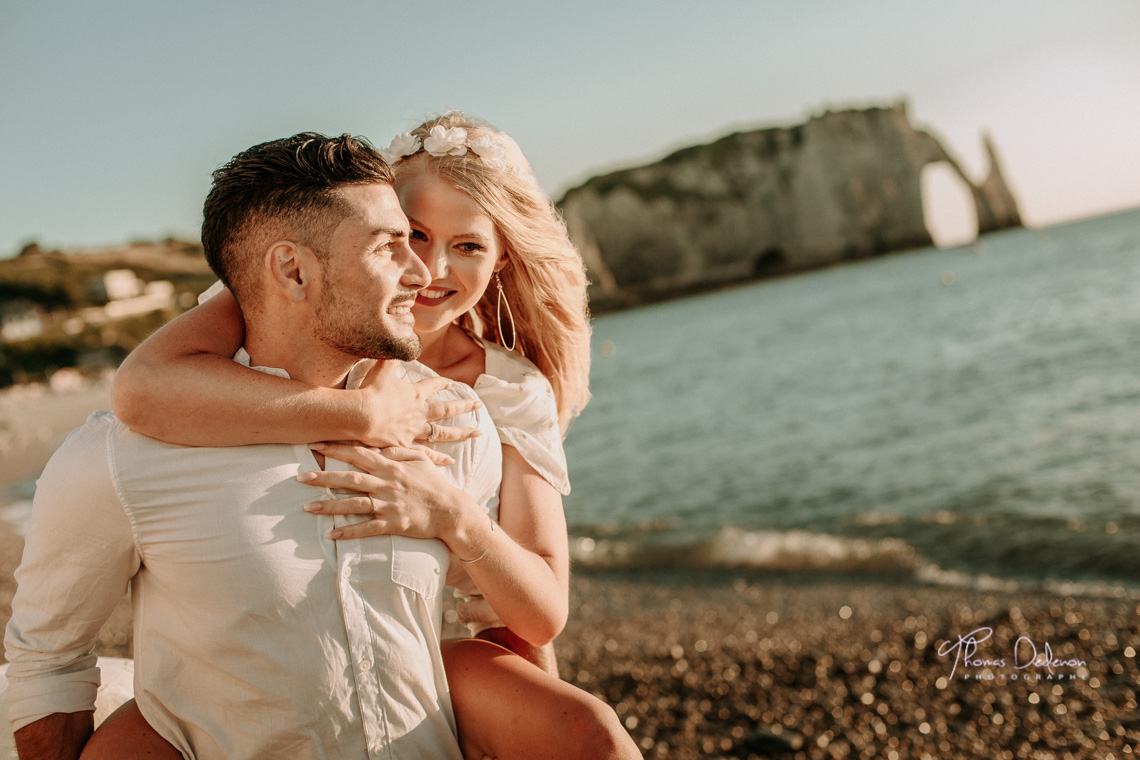 photo couple soleil couchant bord de mer