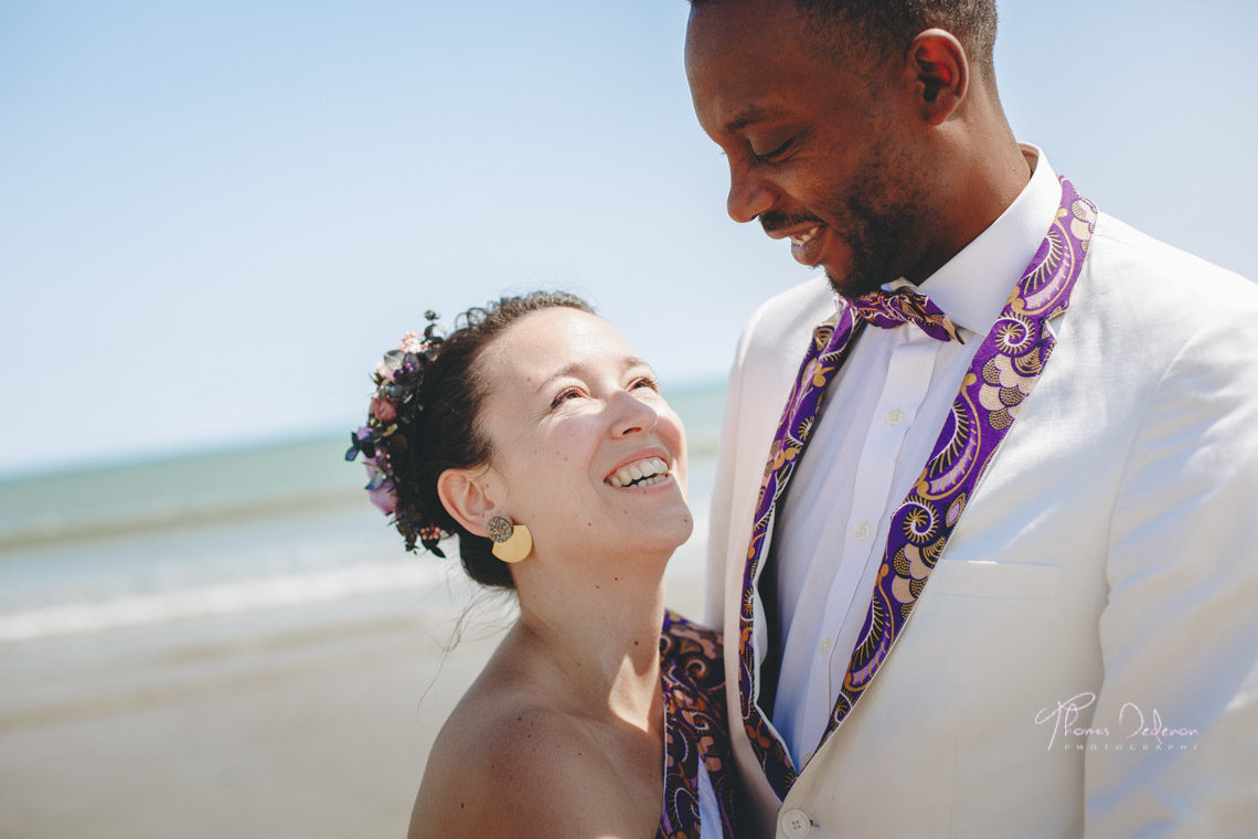 Sourires complices lors de cette séance engagement à Palavas Les Flots dans l'hérault